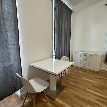 Hermes Petrska Apartment *